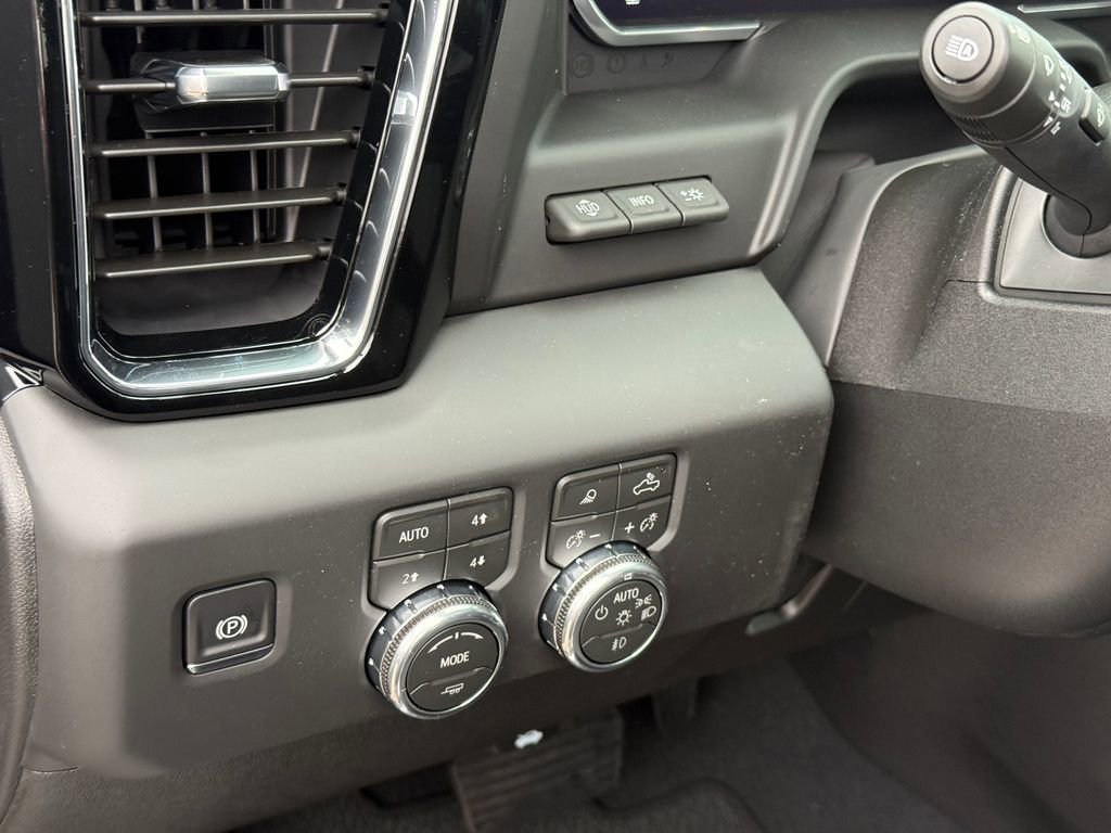 New 2026 GMC Sierra 3500 Denali w/ Denali Reserve Package image 15