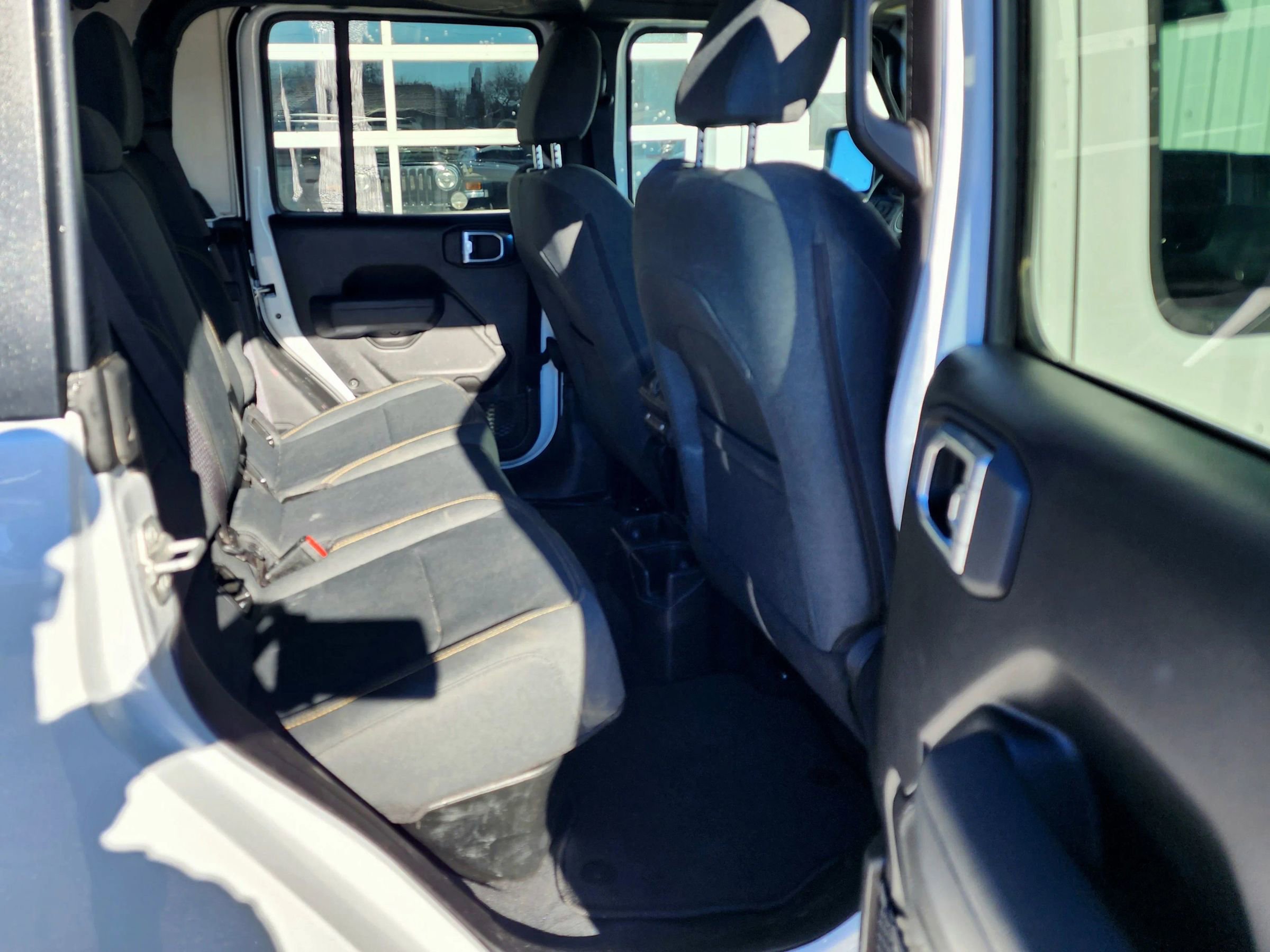 Used 2025 Jeep Gladiator Sport image 14