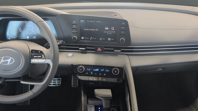 Certified 2025 Hyundai Elantra Sport FWD image 12