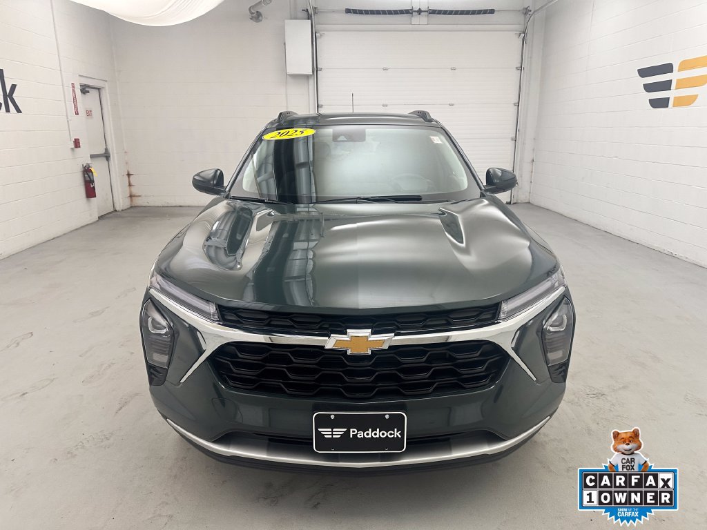 Used 2025 Chevrolet Trax LT w/ Driver Confidence Package FWD image 2