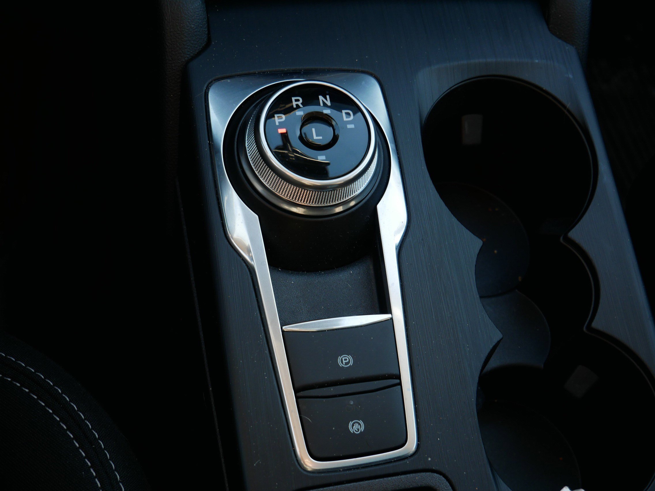 New 2025 Ford Escape Active w/ Active Premium Tech Pack image 24