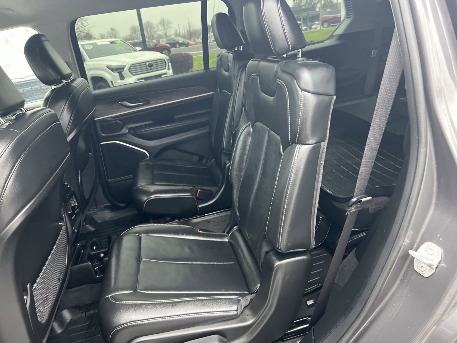 Used 2021 Jeep Grand Cherokee L Limited image 24