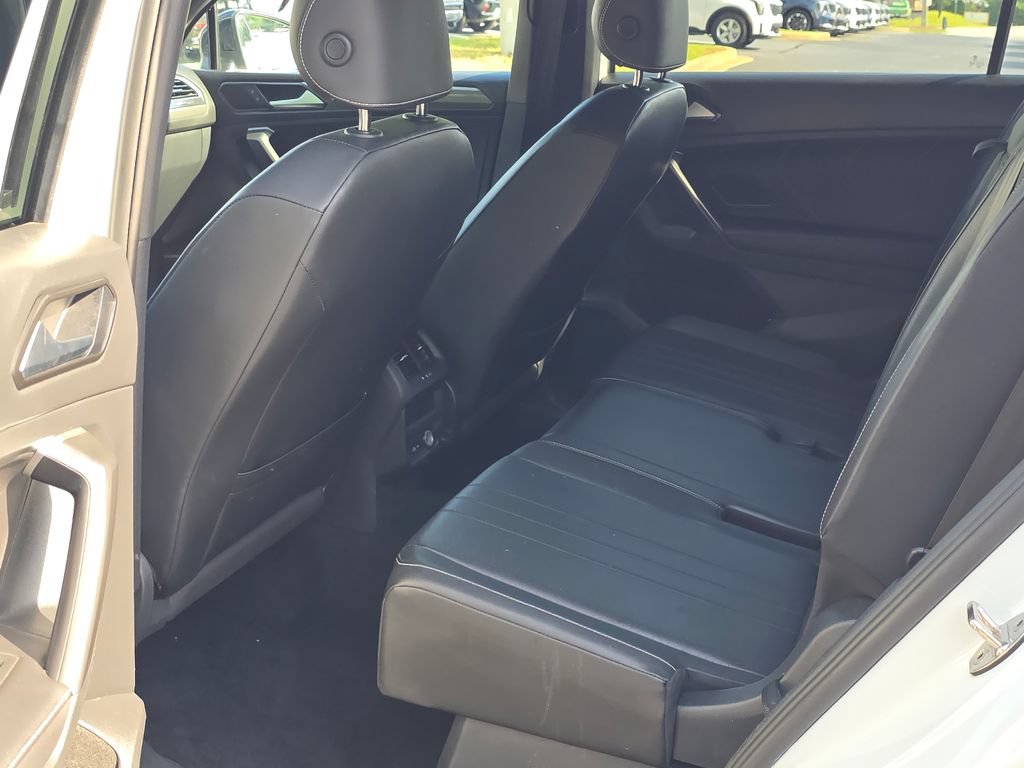 Used 2023 Volkswagen Tiguan SE R-Line FWD image 10