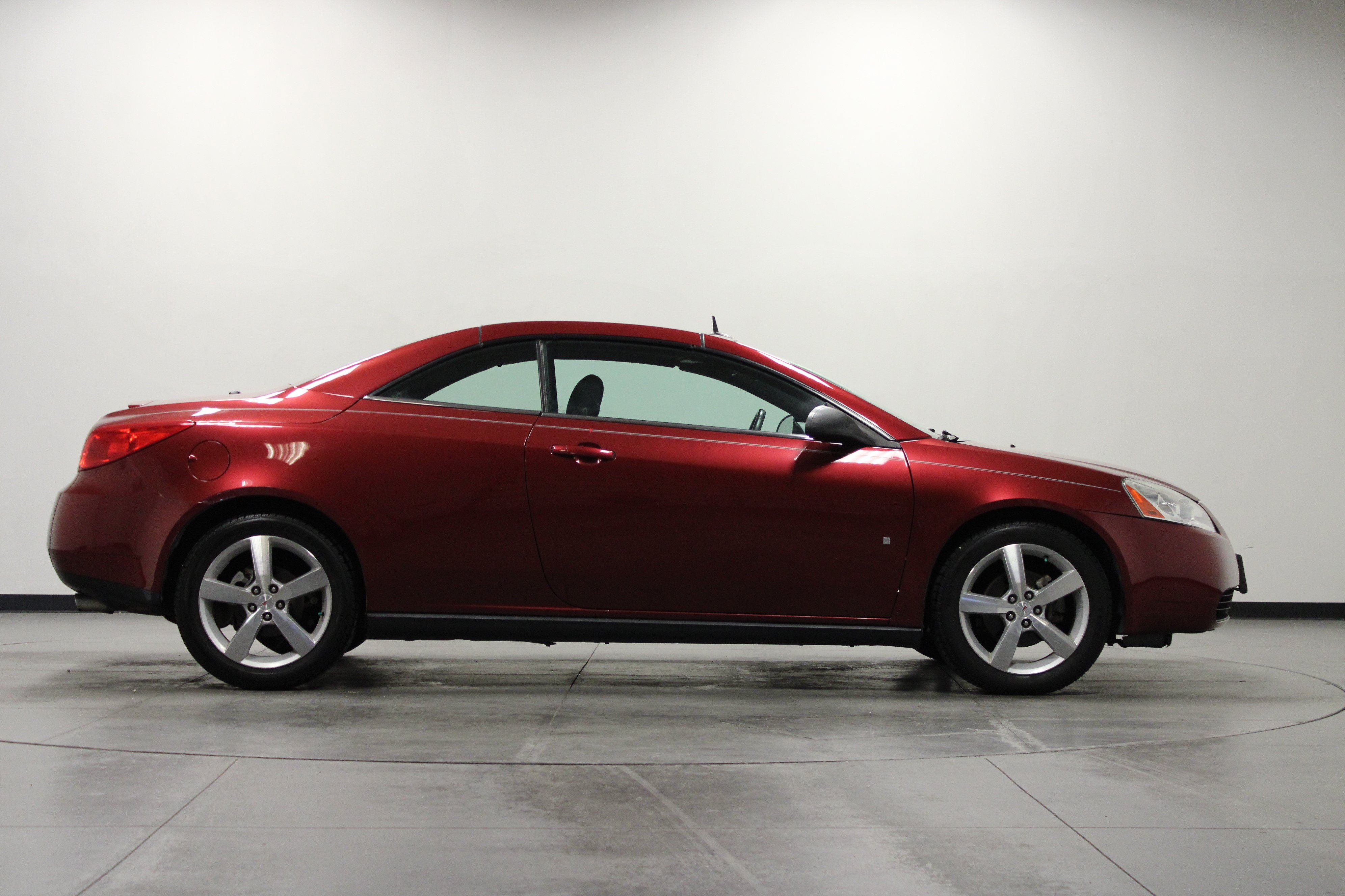 Used 2008 Pontiac G6 GT w/ Sport Package FWD image 3