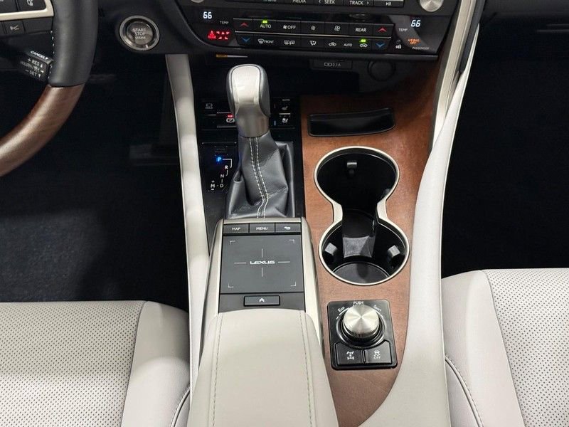Used 2022 Lexus RX 350L Premium w/ Premium Package image 11