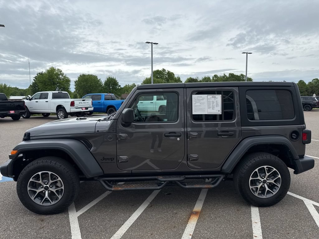 Used 2024 Jeep Wrangler Unlimited Sport AWD/4WD image 5
