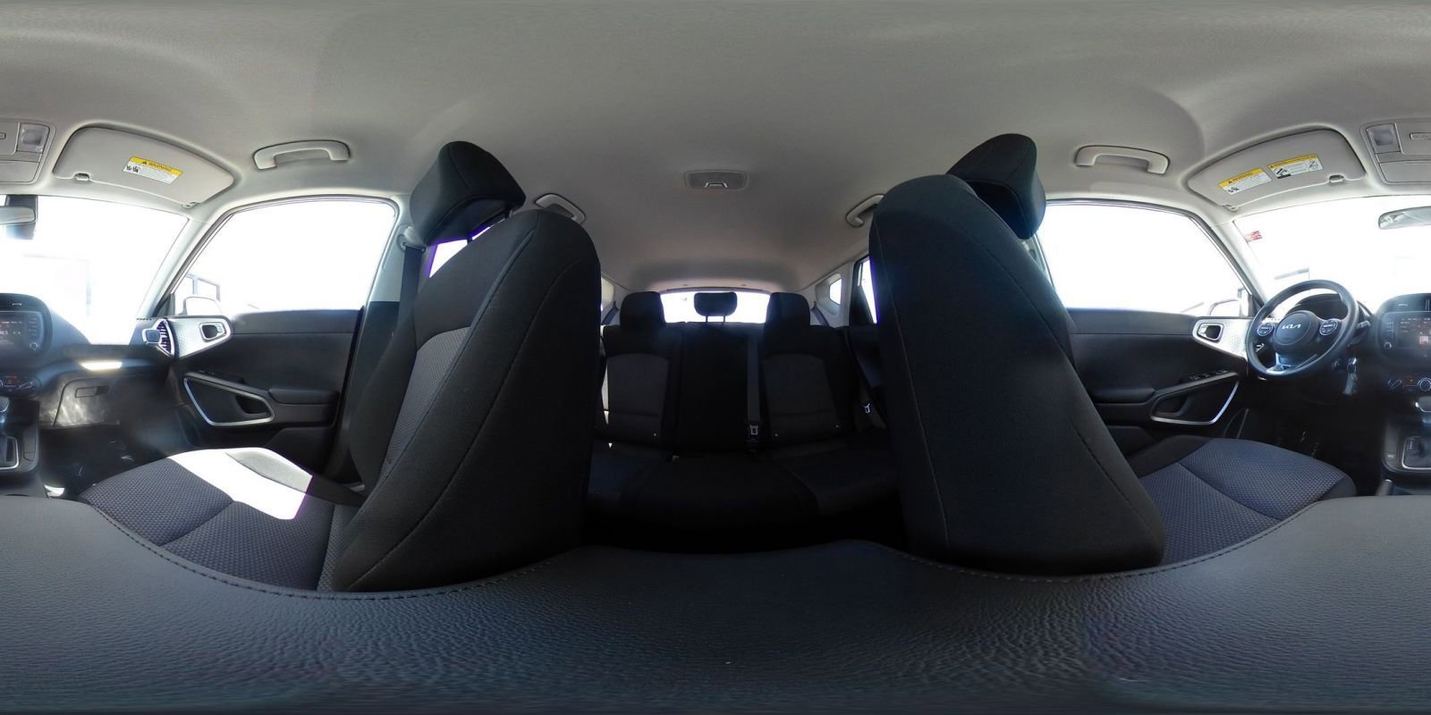Used 2025 Kia Soul LX w/ LX Technology Package FWD image 41