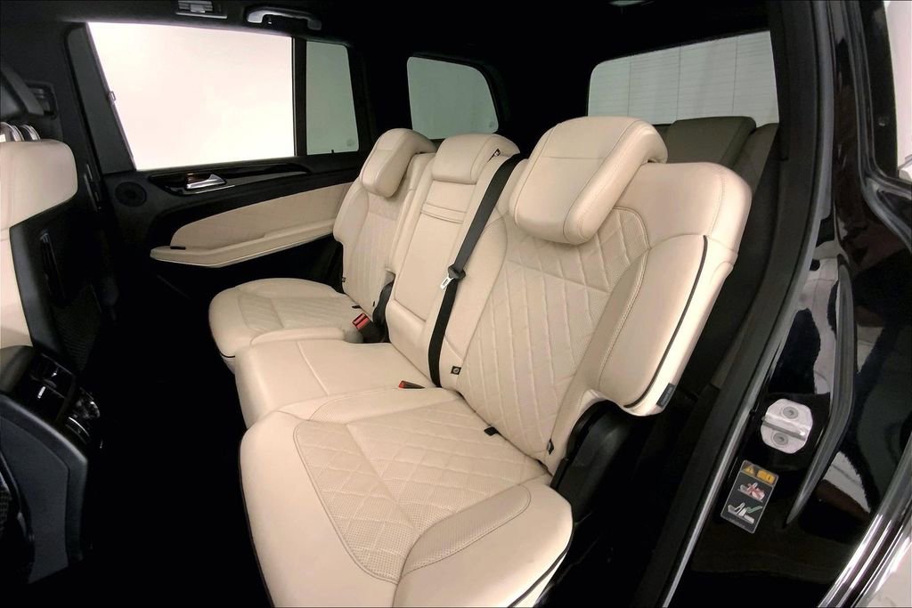Used 2016 Mercedes-Benz GL 550 4MATIC image 14