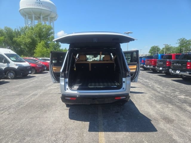 Used 2025 Jeep Grand Wagoneer L Series III w/ Rear Seat Video Group 1 AWD/4WD image 47