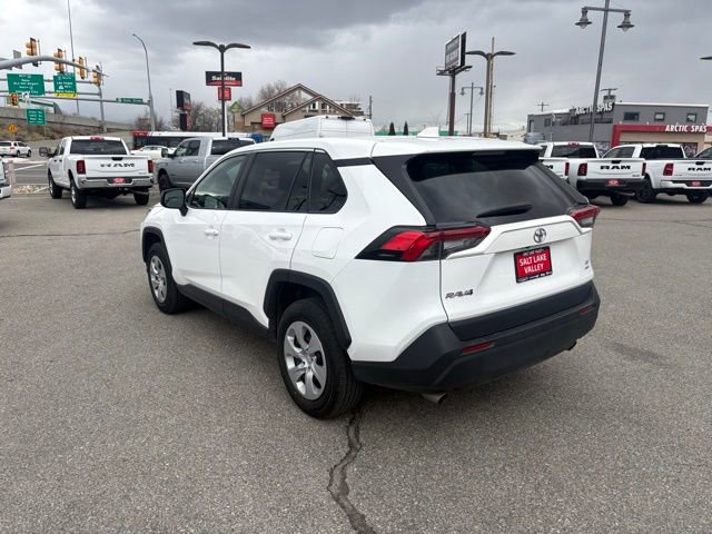 Used 2024 Toyota RAV4 LE AWD/4WD image 4