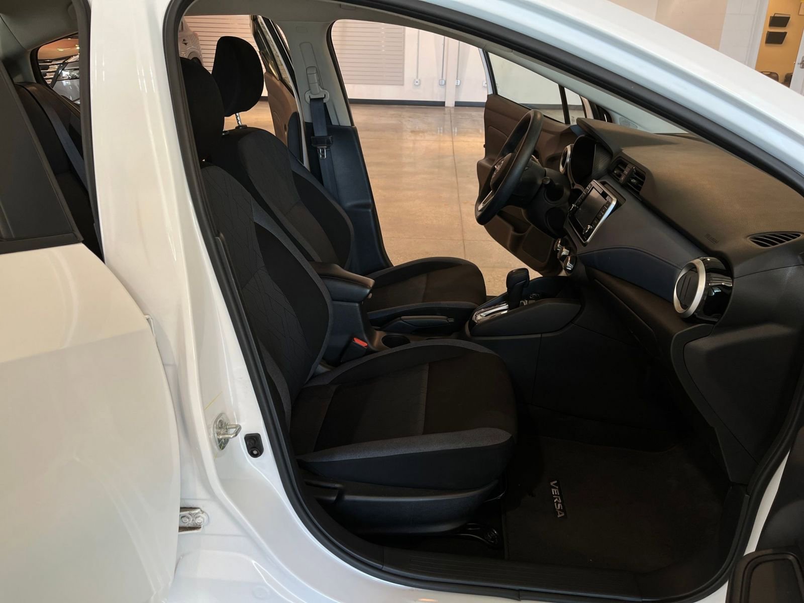 Used 2025 Nissan Versa SV image 35