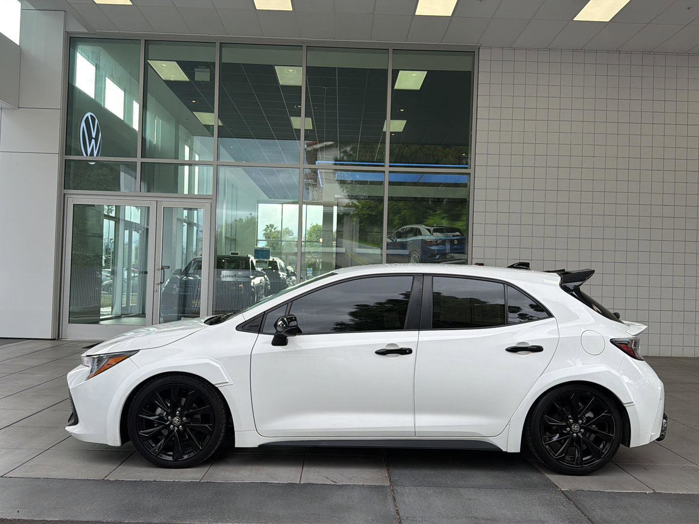 Used 2022 Toyota Corolla SE image 2
