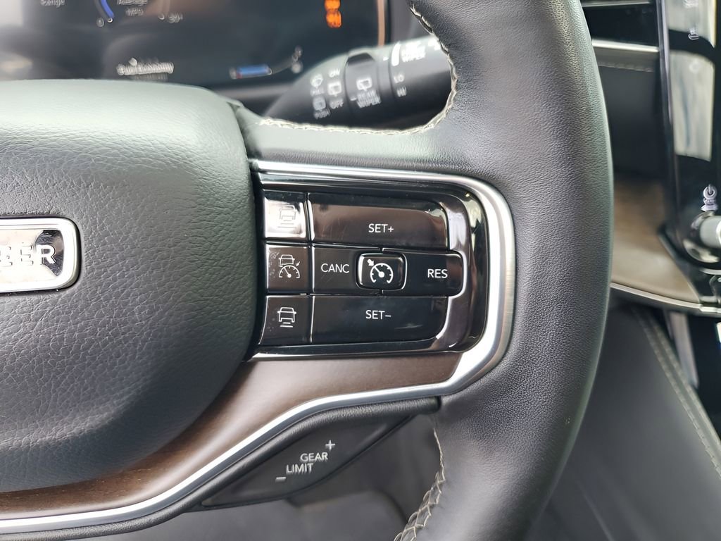 Used 2023 Jeep Grand Wagoneer 4WD image 37