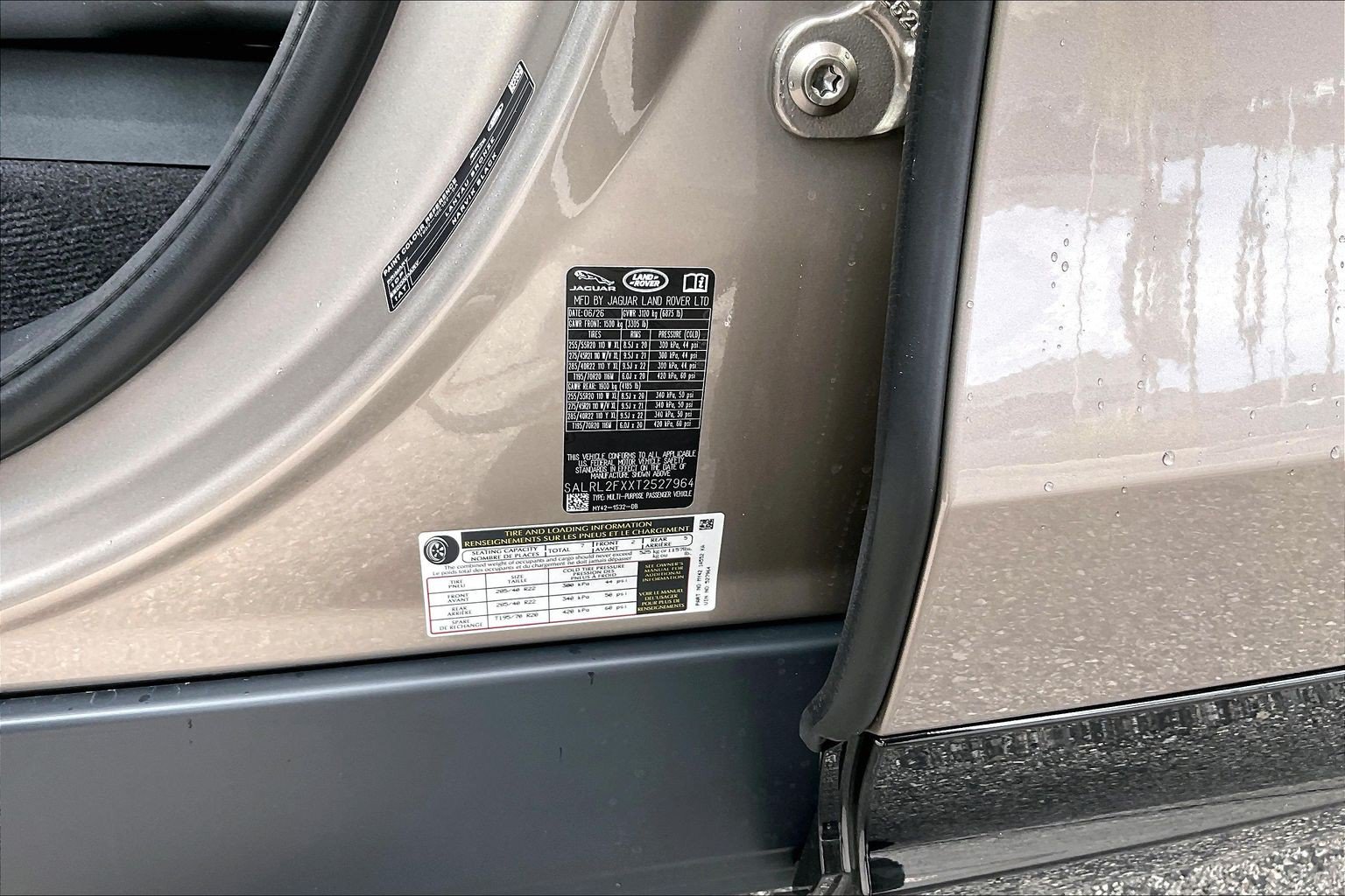New 2026 Land Rover Discovery Dynamic SE AWD/4WD image 15