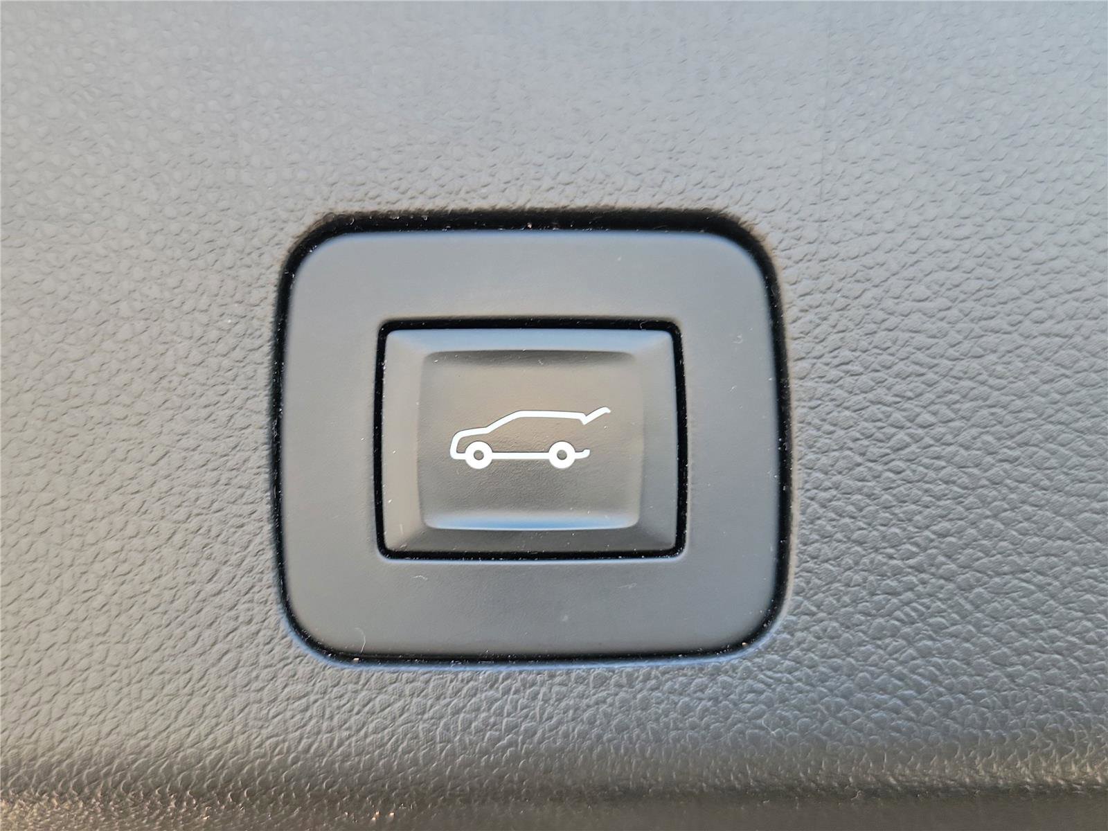 Used 2020 Buick Encore GX Essence w/ Experience Buick Package image 10