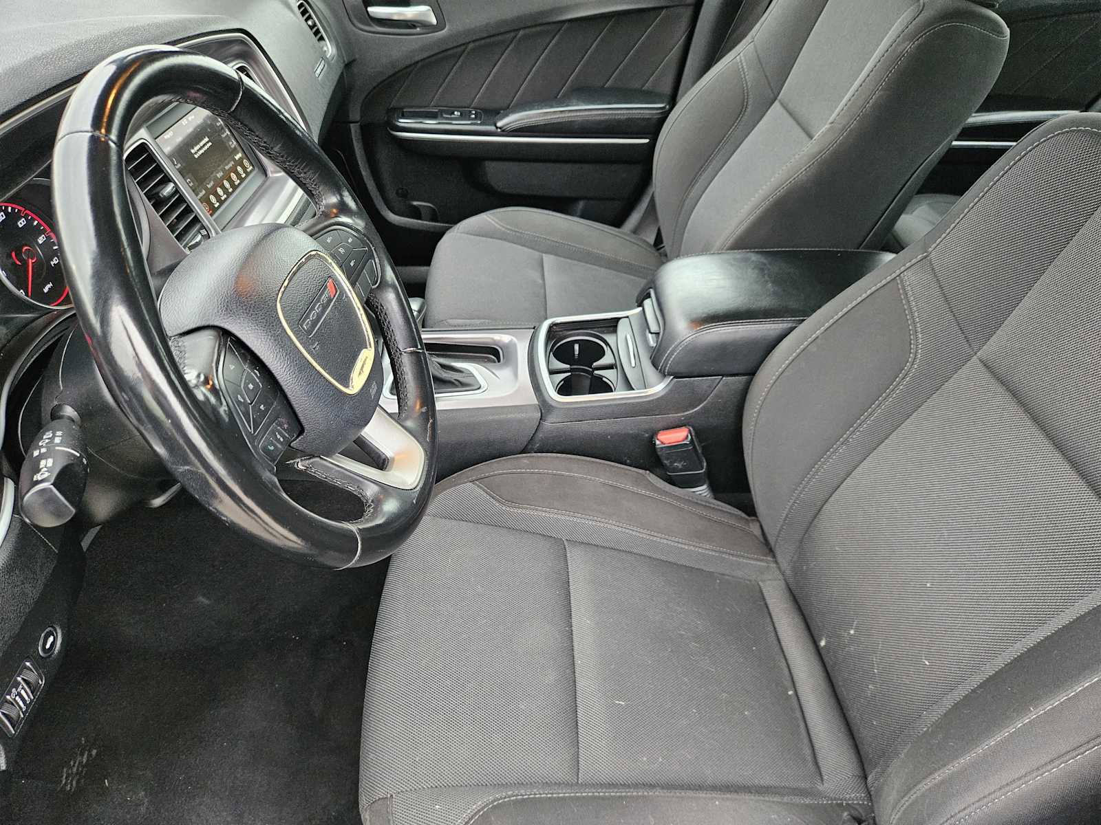Used 2019 Dodge Charger SXT RWD image 12