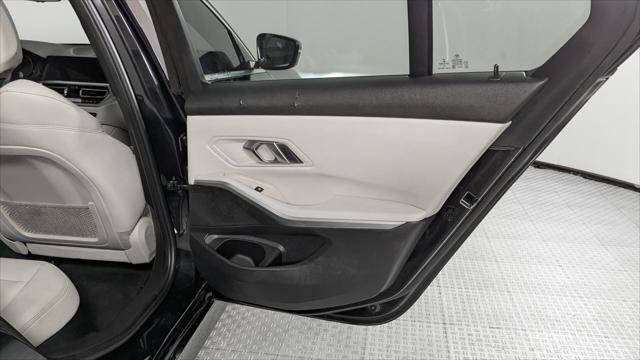 Used 2020 BMW 330i Sedan w/ Convenience Package RWD image 19