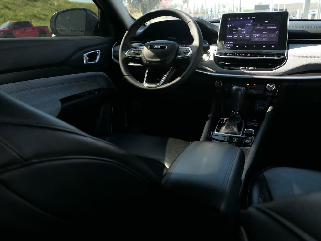 Used 2023 Jeep Compass Latitude image 24