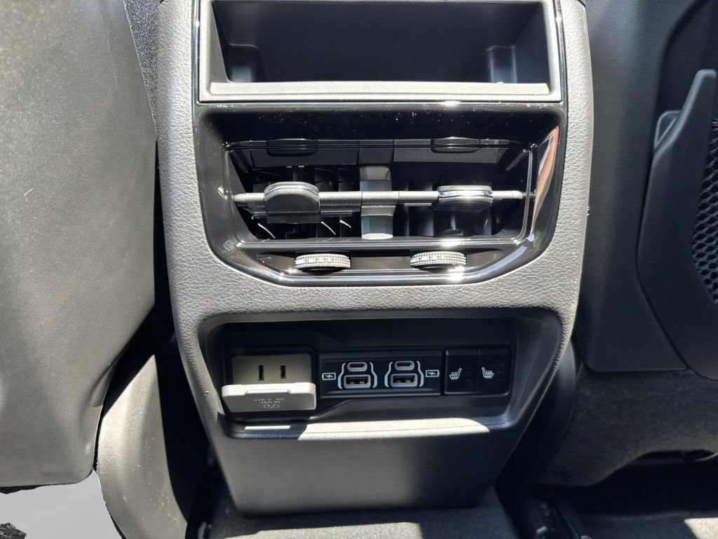 New 2025 Jeep Grand Cherokee Limited w/ Black Appearance Package AWD/4WD image 40