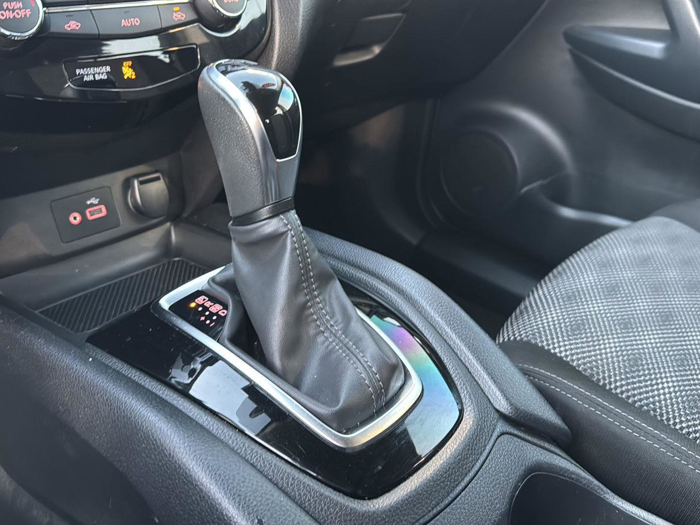 Used 2021 Nissan Rogue Sport SV image 24