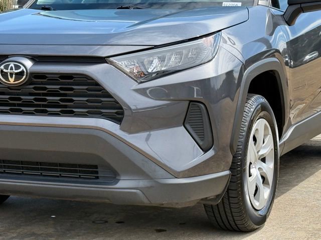 Used 2022 Toyota RAV4 LE image 11