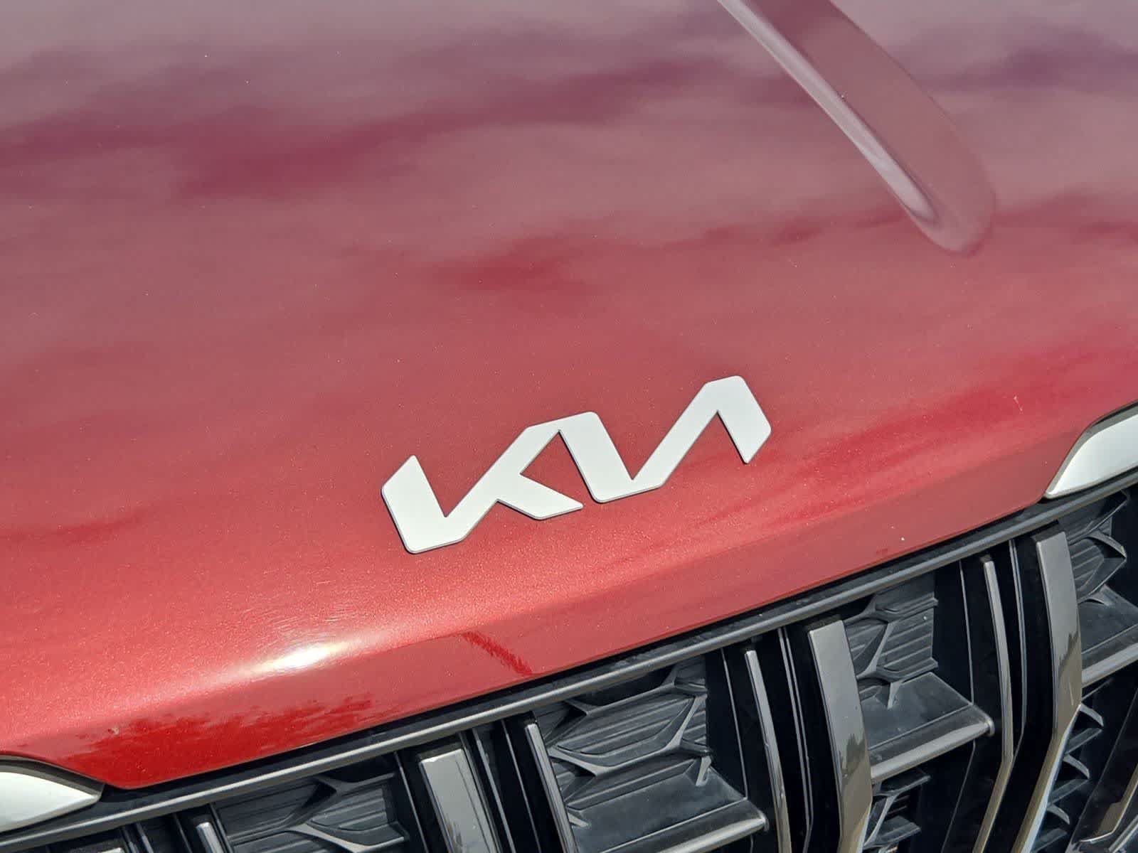 Certified 2022 Kia Carnival LX FWD image 10