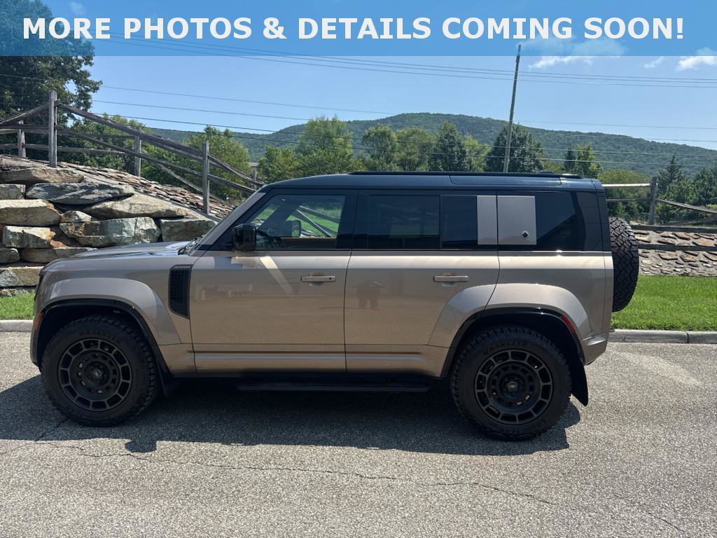 Used 2025 Land Rover Defender 110 AWD/4WD image 4