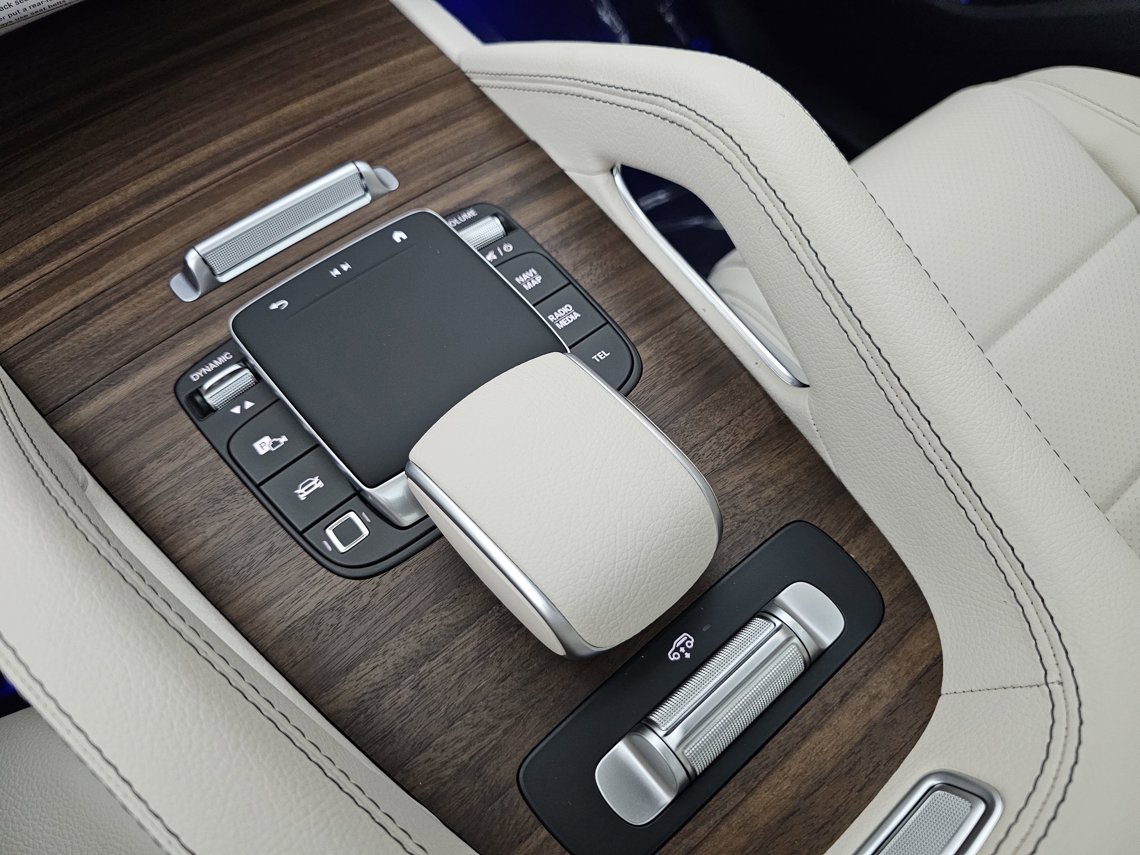 New 2026 Mercedes-Benz GLS 450 4MATIC image 39