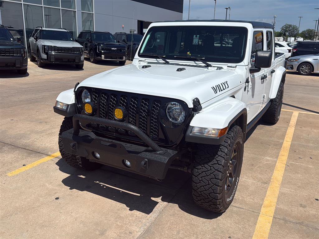 Used 2021 Jeep Gladiator Willys image 2