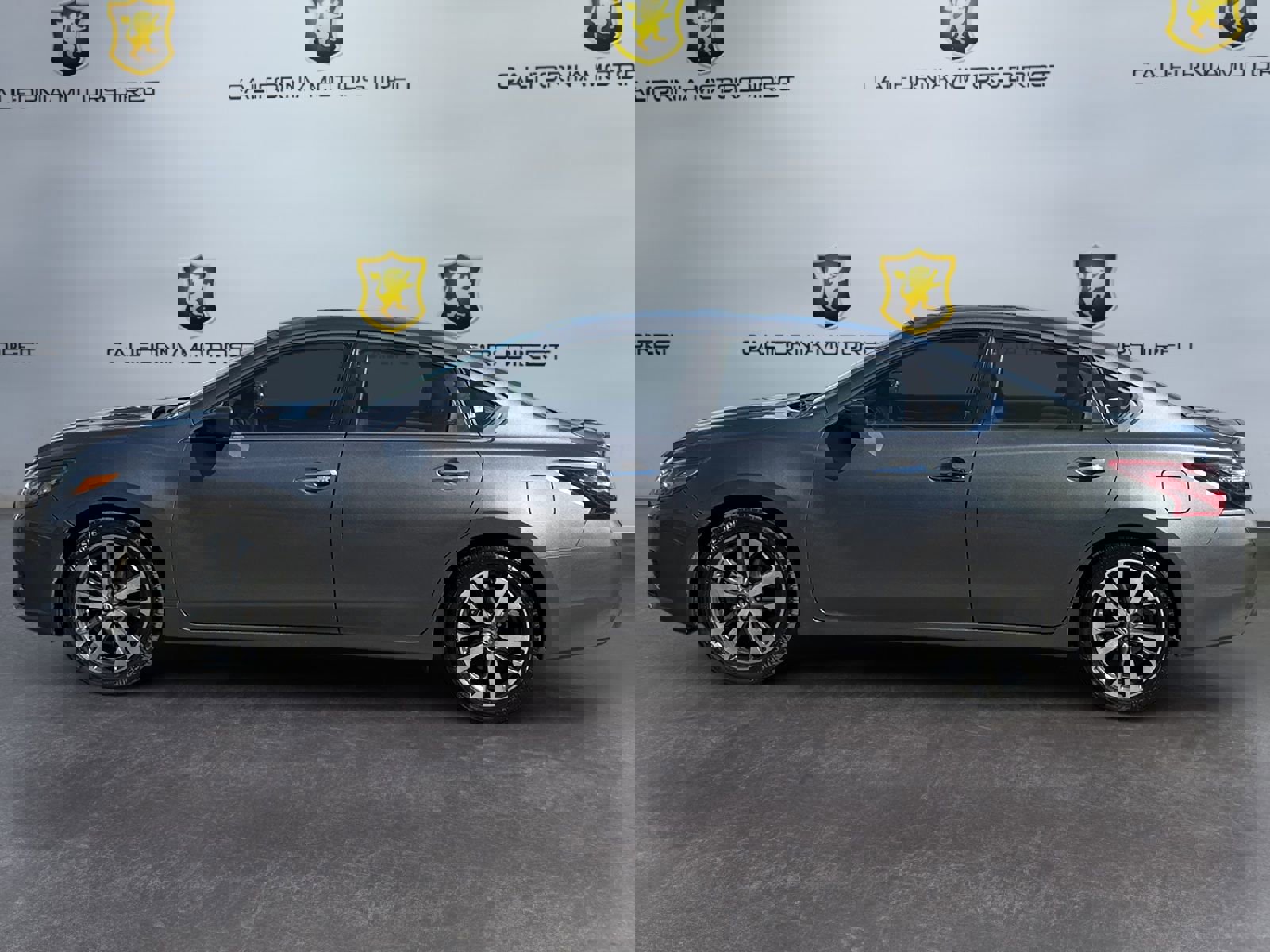 Used 2017 Nissan Altima 3.5 SR image 2