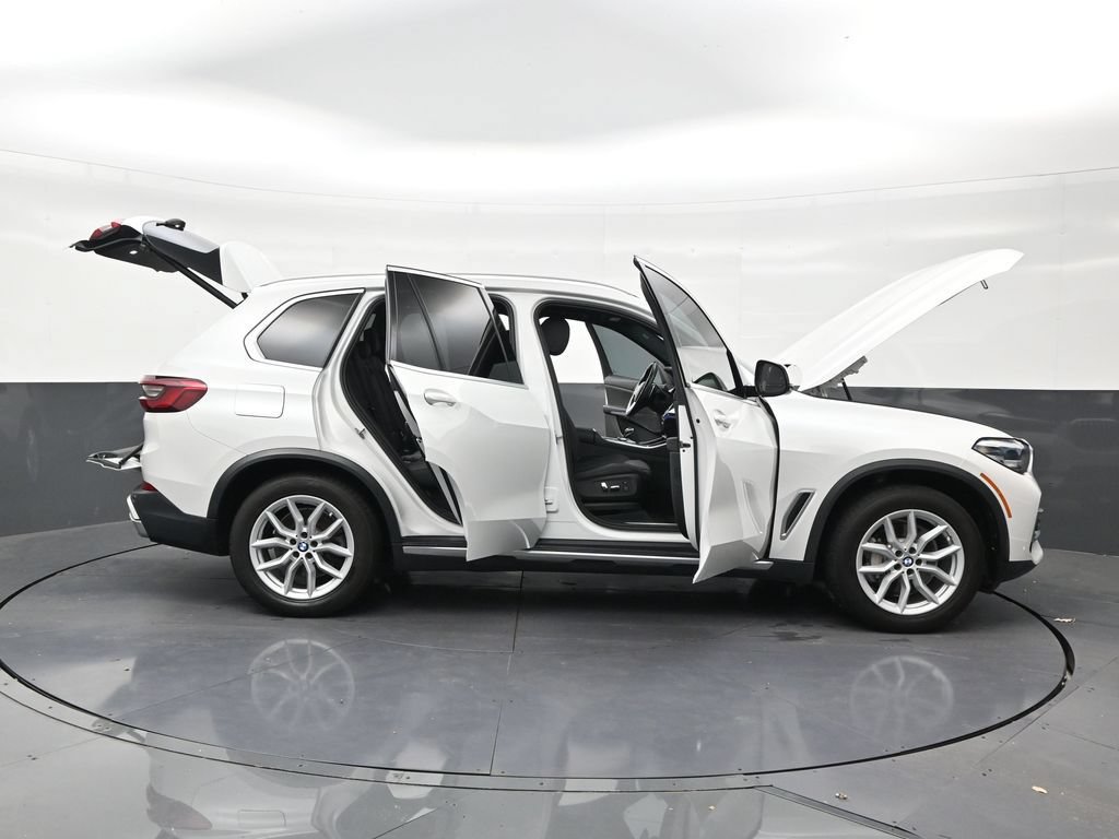 Used 2019 BMW X5 xDrive40i w/ Convenience Package AWD/4WD image 29