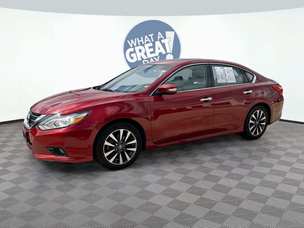 Used 2017 Nissan Altima 2.5 SL w/ Moonroof Package