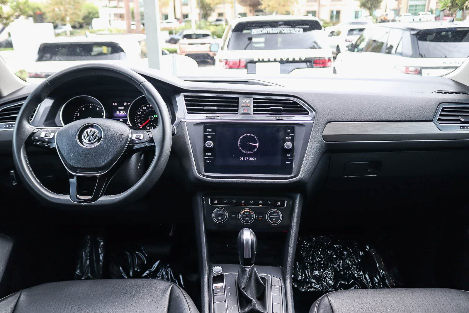 Used 2020 Volkswagen Tiguan SE FWD image 12