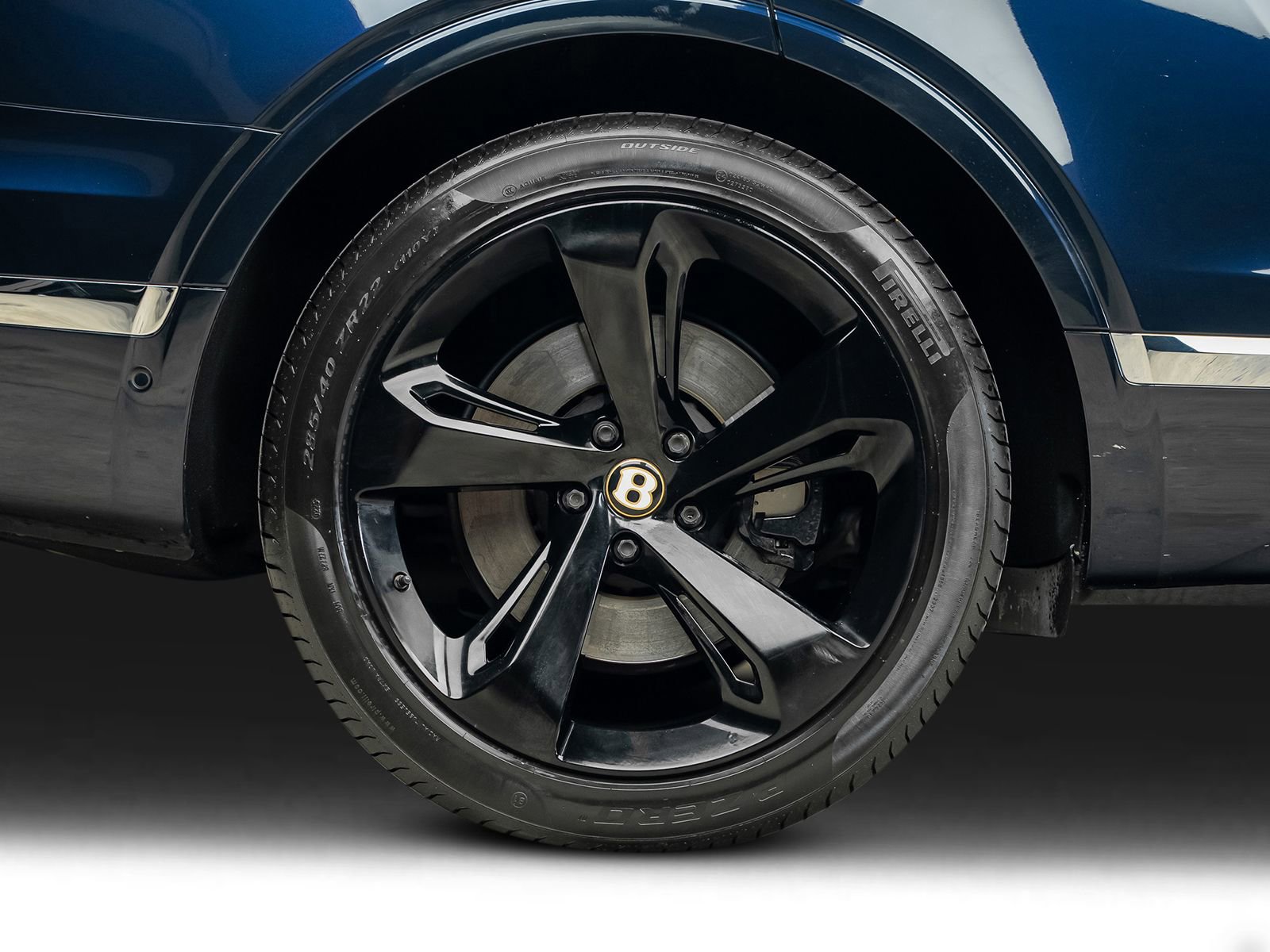 Used 2019 Bentley Bentayga image 32