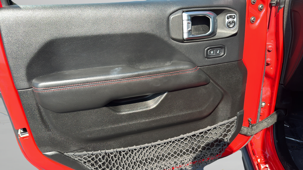 Used 2018 Jeep Wrangler Unlimited Rubicon AWD/4WD image 31