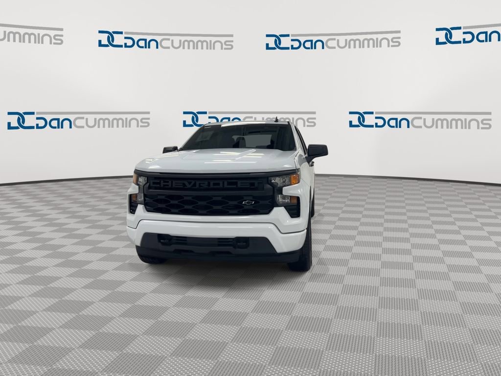 Used 2023 Chevrolet Silverado 1500 Custom image 3