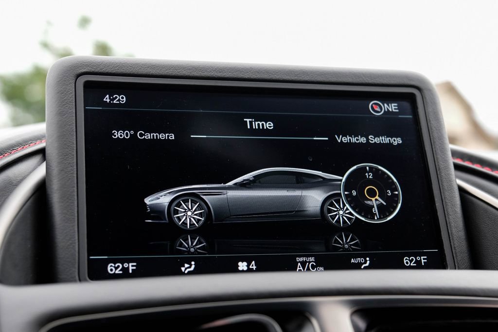 Used 2020 Aston Martin DB11 Coupe RWD image 31