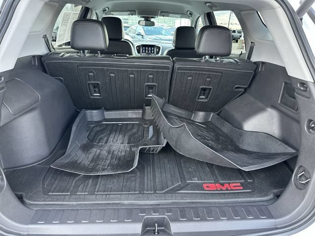 Used 2024 GMC Terrain SLT w/ LPO, Floor Liner Package AWD/4WD image 22