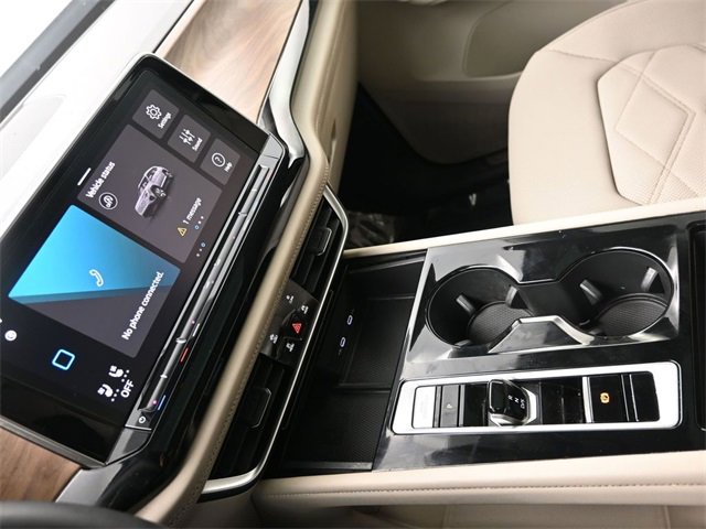 Used 2024 Volkswagen Atlas SE image 27