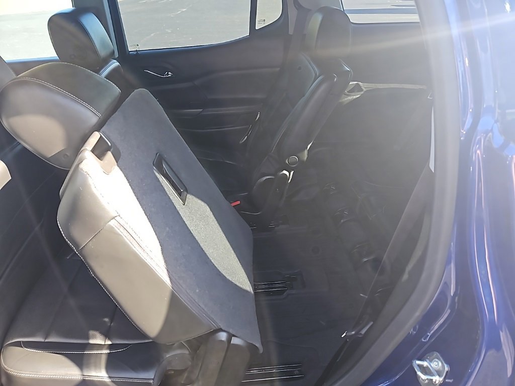 Used 2023 GMC Acadia SLT w/ Elevation Edition image 24