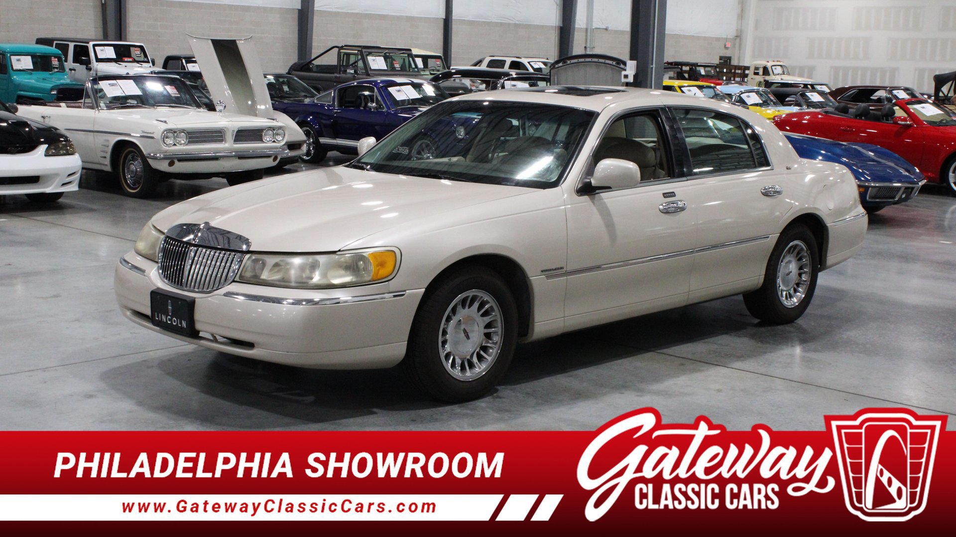 Used 1999 Lincoln Town Car Cartier