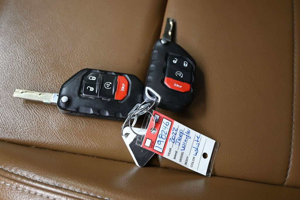 Used 2022 Jeep Wrangler Unlimited Sahara w/ Cold Weather Group AWD/4WD image 21