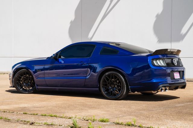 Used 2014 Ford Mustang GT Premium w/ Comfort Package RWD image 5