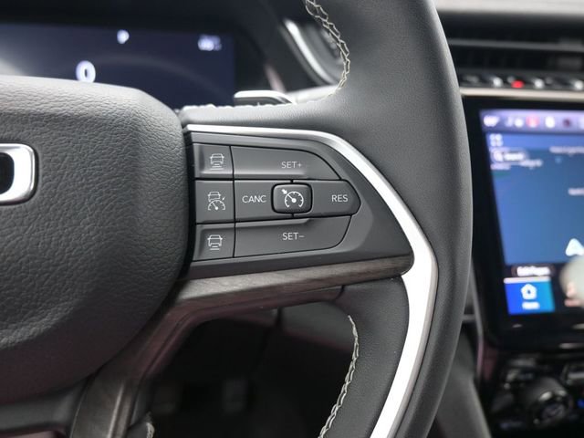 Used 2023 Jeep Grand Cherokee Limited image 21