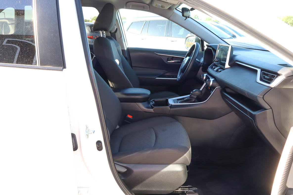 Used 2024 Toyota RAV4 XLE FWD image 22