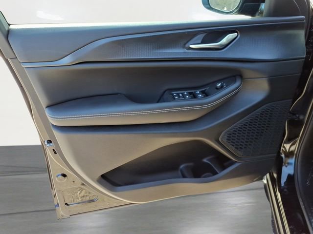 New 2025 Jeep Grand Cherokee Altitude AWD/4WD image 13