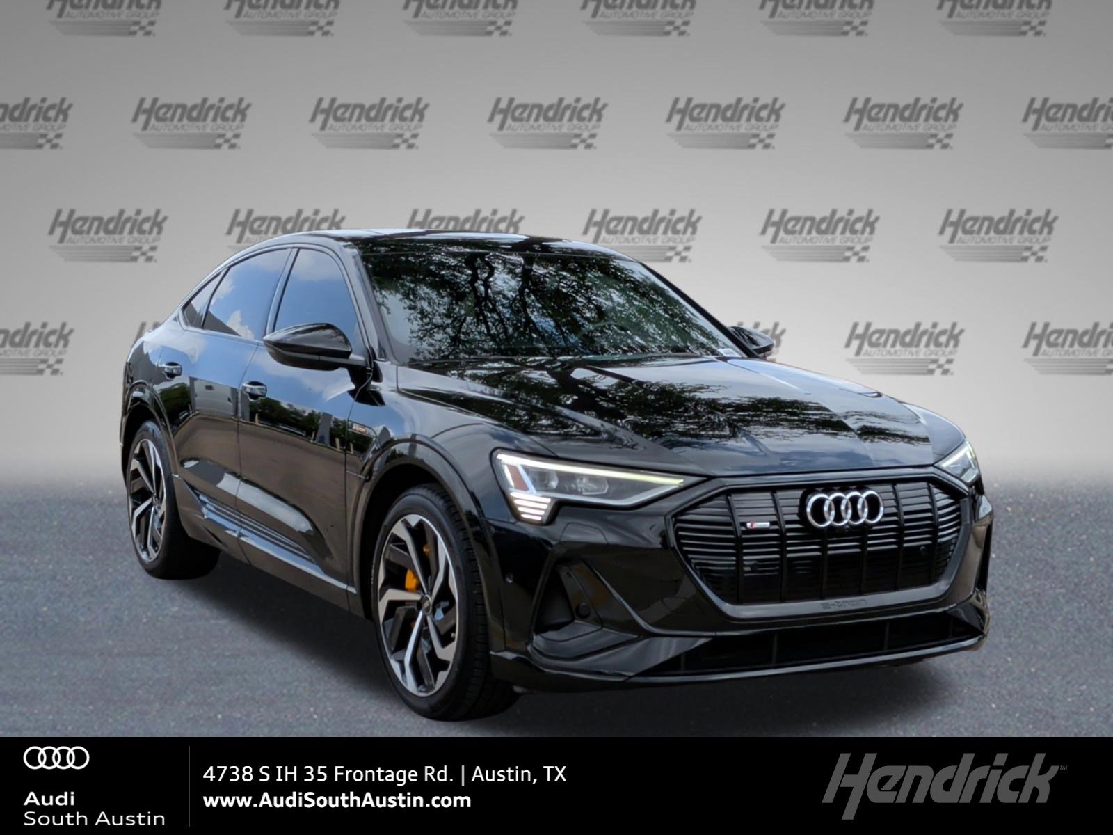 Used 2023 Audi e-tron Premium Plus image 1
