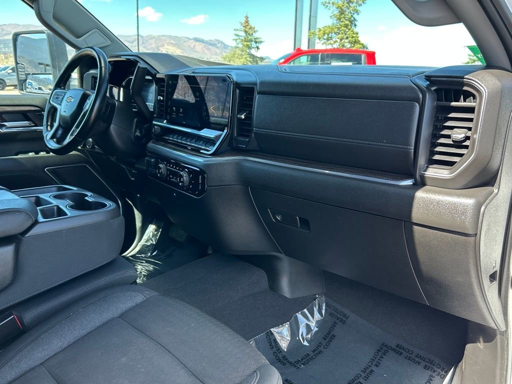 Used 2024 Chevrolet Silverado 2500 LT image 8