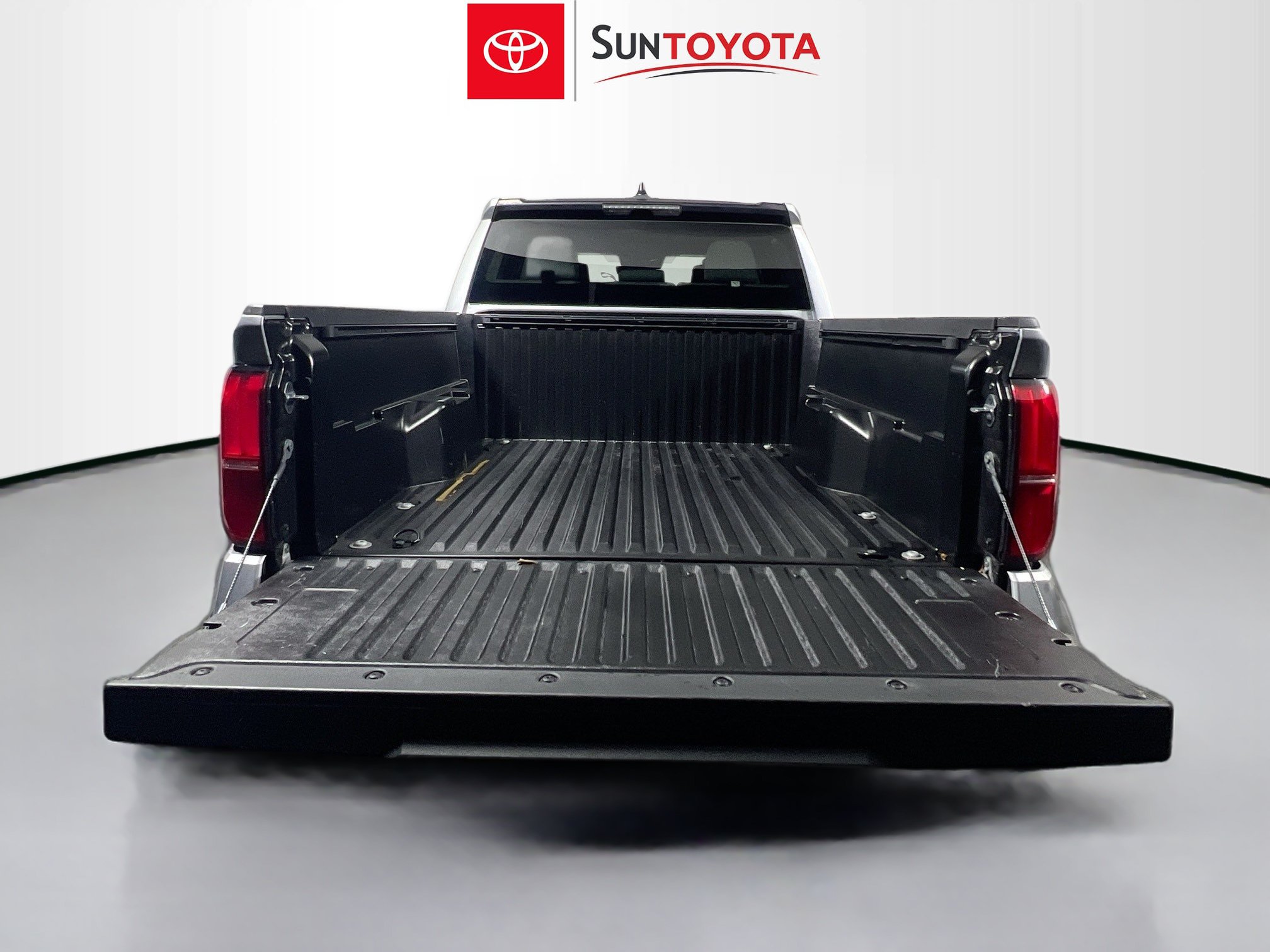 Used 2024 Toyota Tacoma SR5 RWD image 33