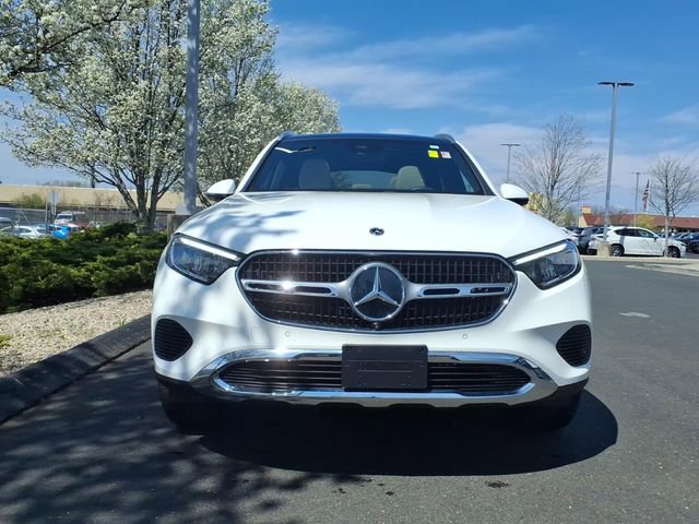 Used 2025 Mercedes-Benz GLC 300 4MATIC image 2